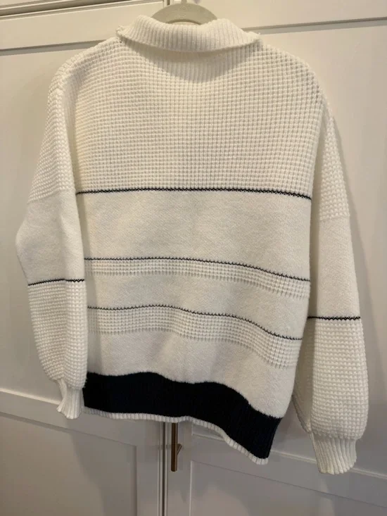 Commense Pull Over Sweater Black & White XS - Picture 2 of 10
